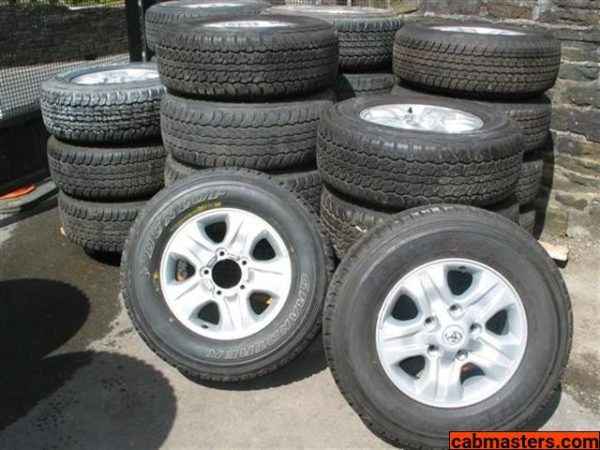 Alloy Wheel & Tyre fits R17" 275 65 five studd Landcruser