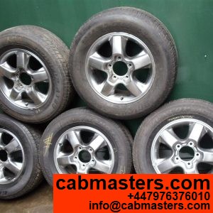 Landcruiser 18" chrome alloy rim 275-60 R18 dunlop grand trek 113H