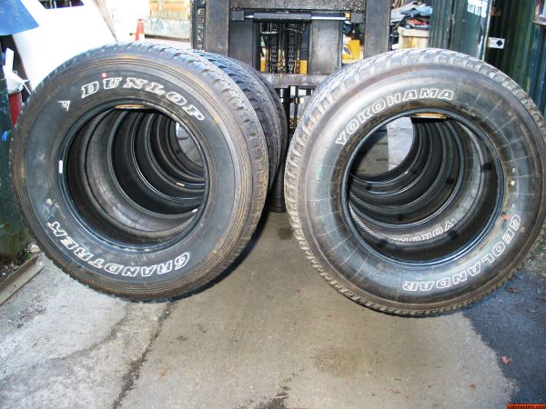 285 65 R17 Dunlop & Yokohama Tyres_c