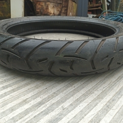 Metzeller Motorcycle Tyre Set (110 Front 150 Rear)
